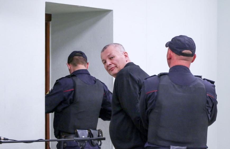 Михаила Кригера уводят из зала суда после вынесения обвинительного приговора, 17 мая 2023 года. Фото: Дарья Корнилова